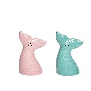 BCL mermaid tails pink and blue salt and pepper shakers NWT